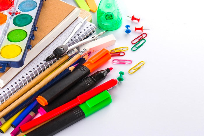 استعدادًا للمدرسة: قائمة شاملة بأهم المستلزمات الدراسية التي يحتاجها الطلاب