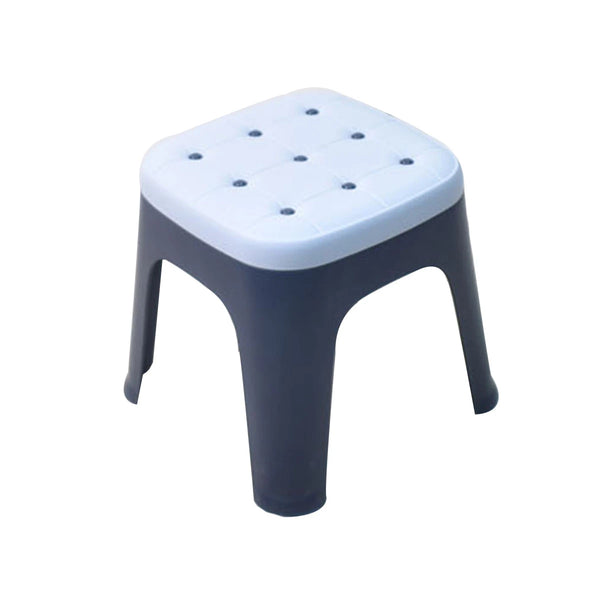 كرسي بلاستيك ملون