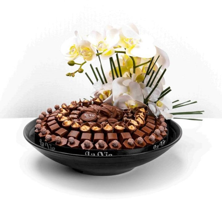 صينية شوكلاتة فاخرة مع ورد اوركيد شلال كبيرة