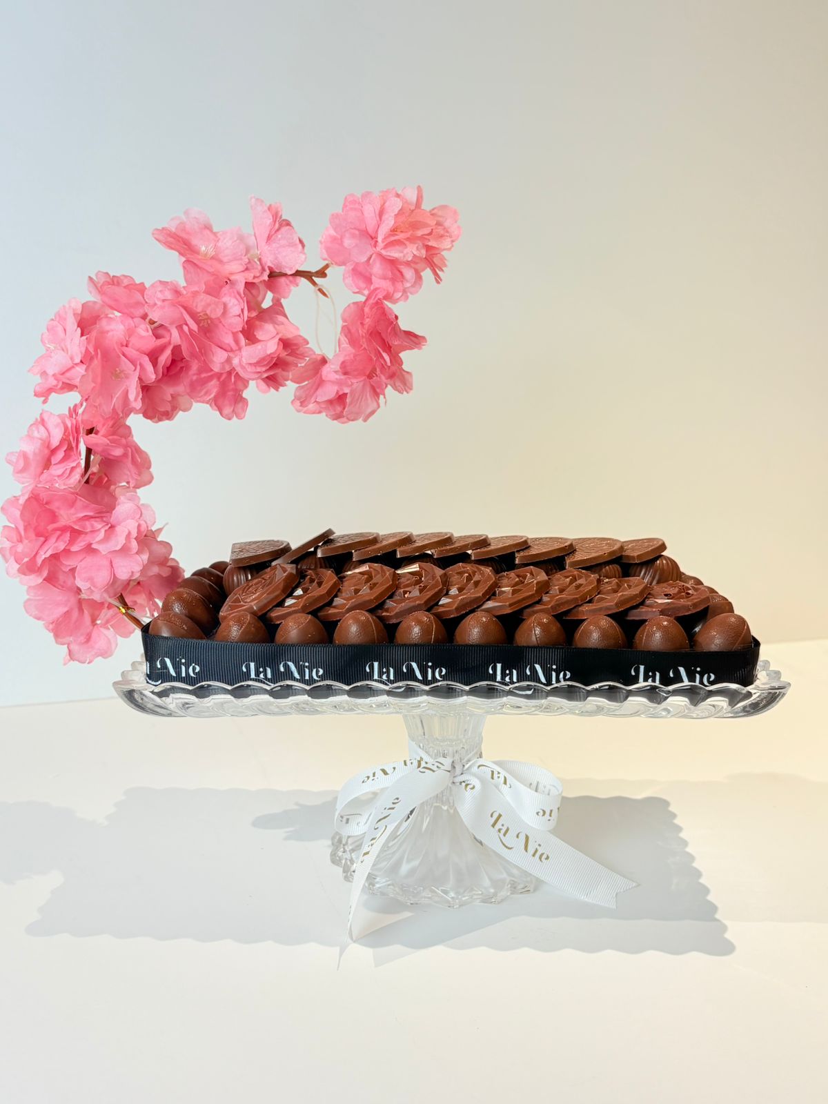 صينية شوكلاتة فاخرة كريستال مع اغصان زهري