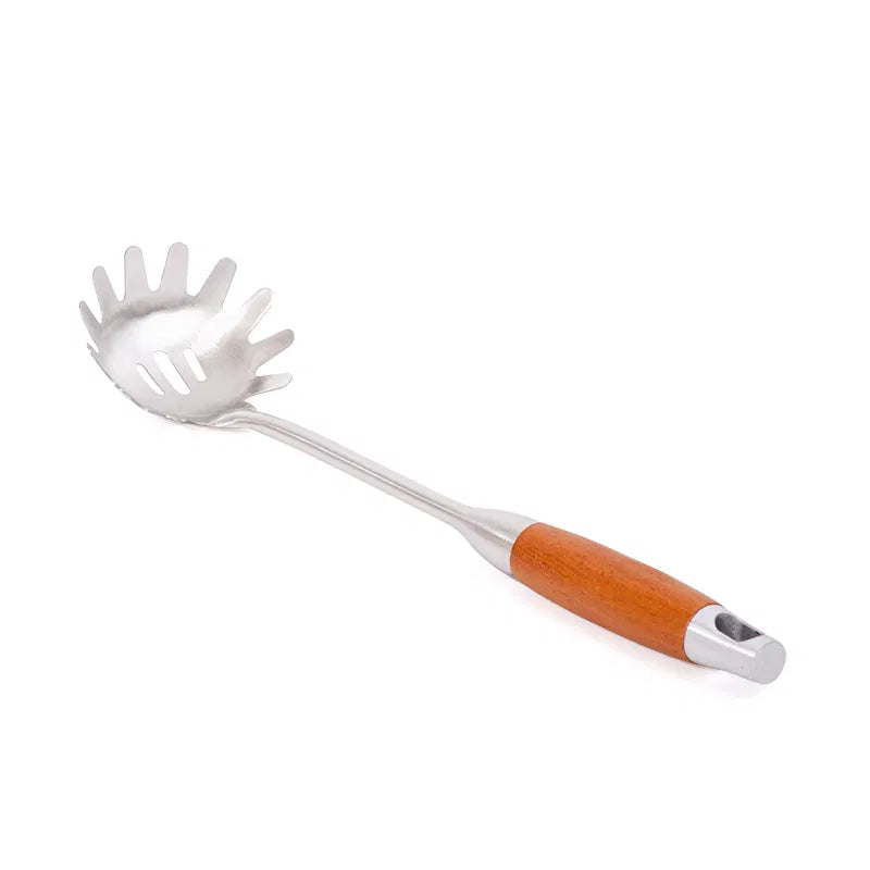 ملعقة الباستا بمقبض من الخشب