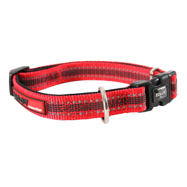 Comfortable red collar in multiple sizes for dogs